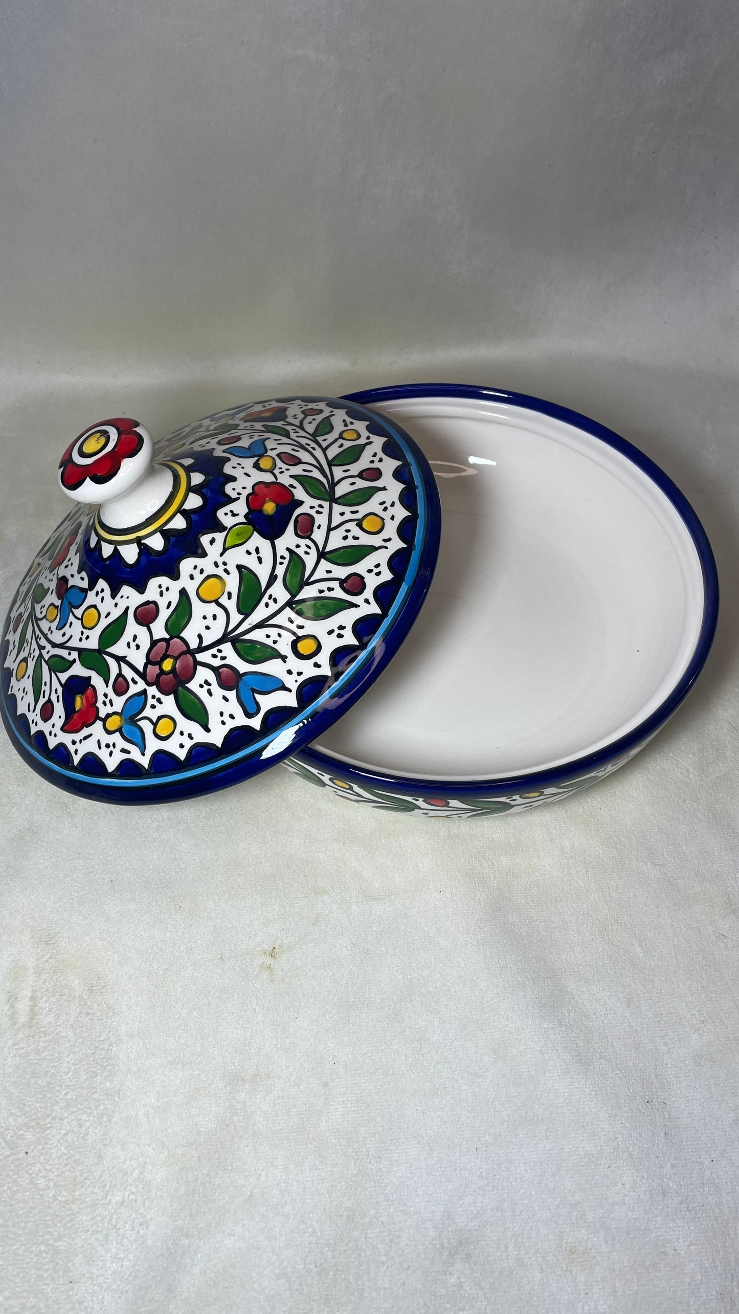 Storage bowl with lid 23 cm