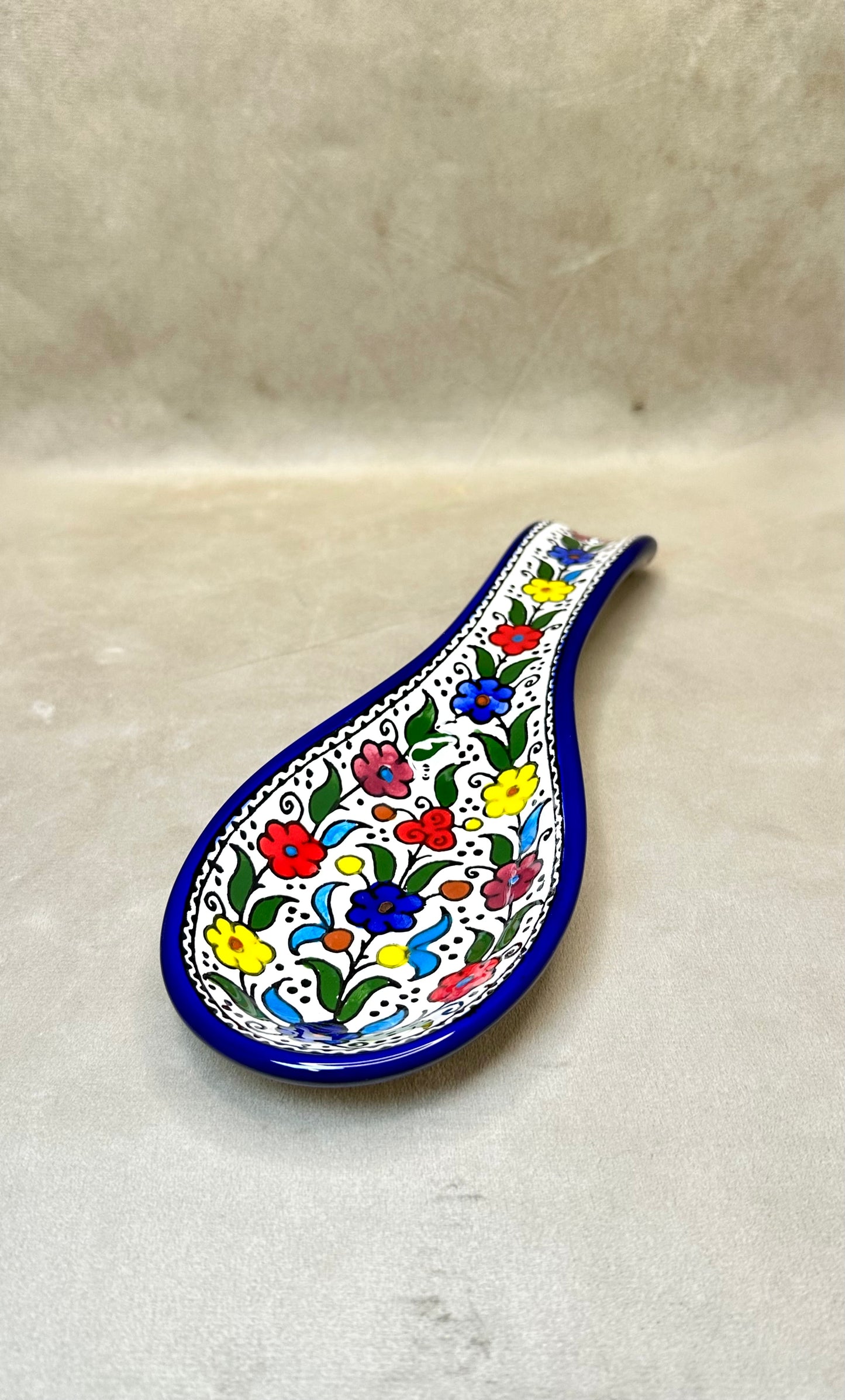 Servierteller im Löffel form farbig